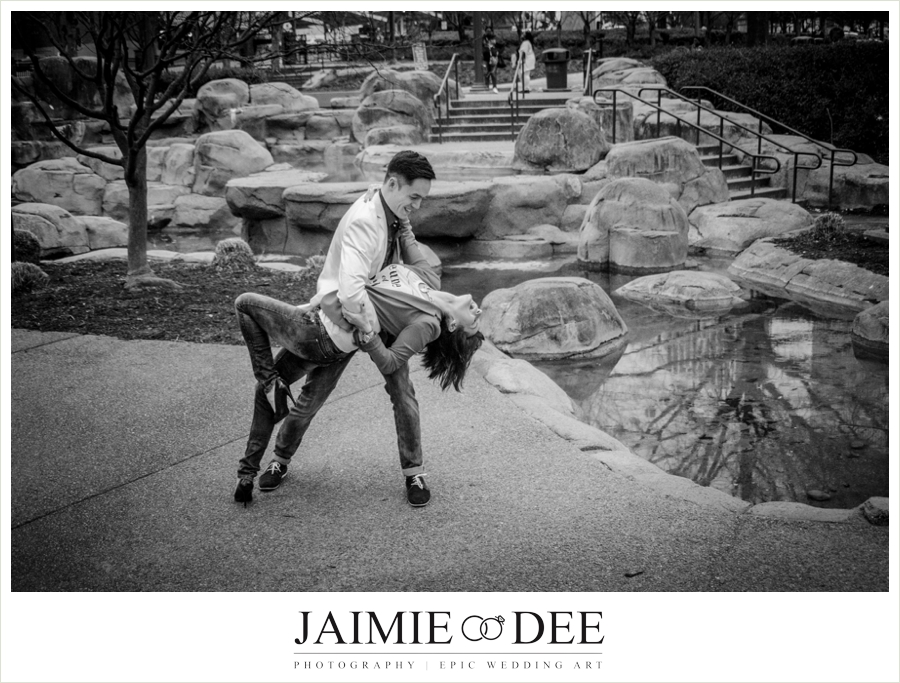 centennial park engagement pictures | Atlanta wedding Photographer