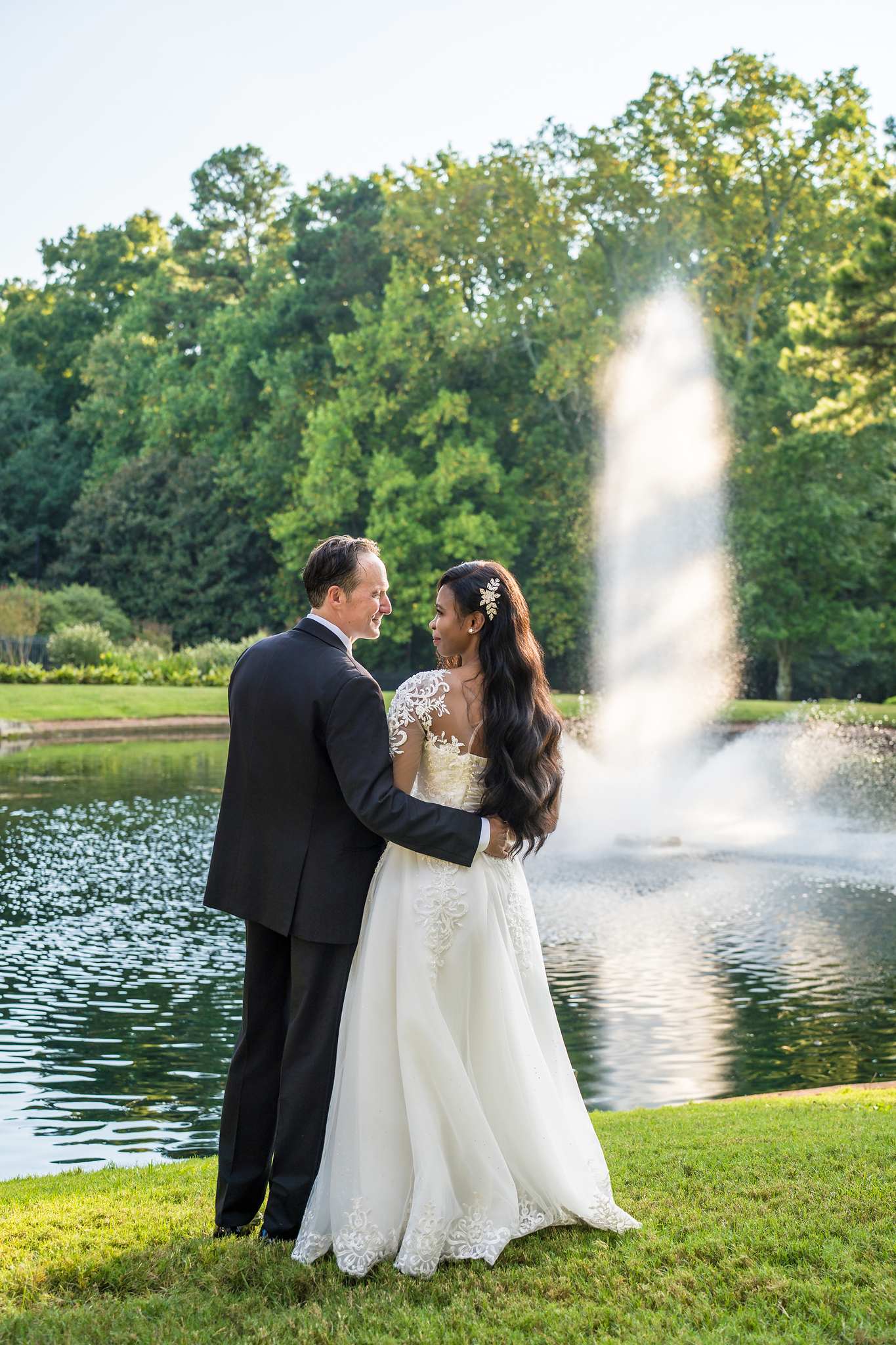 Couple portrait in front of the fountain at First Baptist Atlanta
